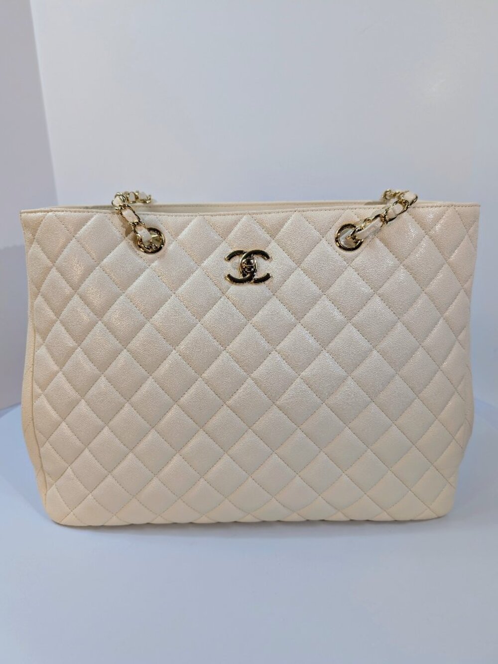 Chanel White Caviar Leather Classic Shopping Tote (GST) Turnlock Bag
